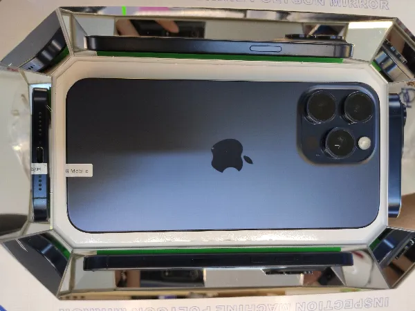 Apple iPhone 15 Pro Max — photo 10 of 10