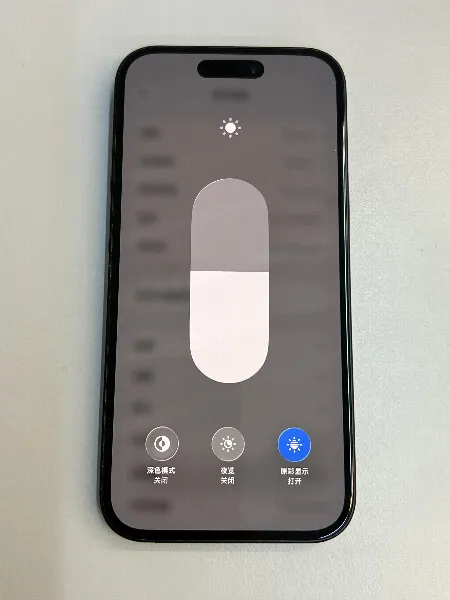 Apple iPhone 15 — photo 5 of 11