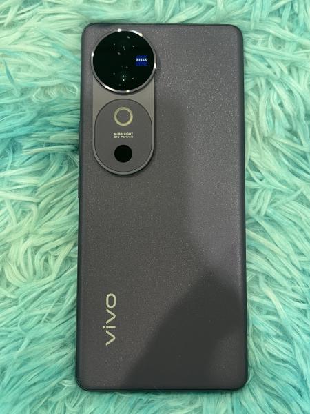 Vivo VIVO V40