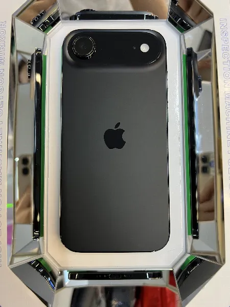 Apple iPhone Air — photo 5 of 10
