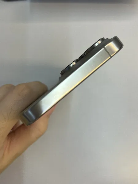 Apple iPhone 16 Pro Max