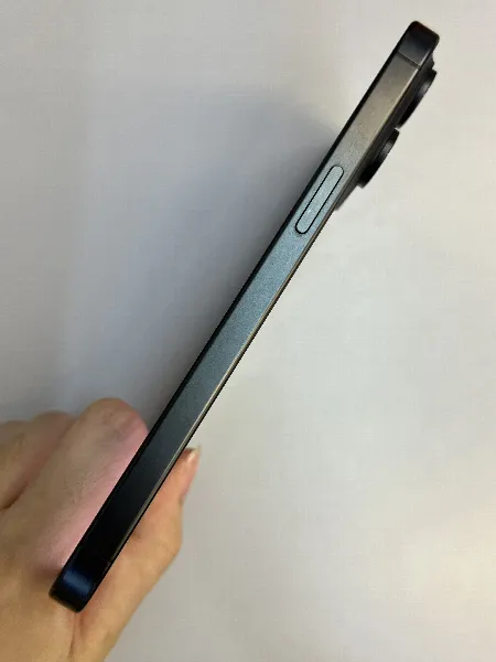 Apple iPhone 15 Pro Max — photo 7 of 10