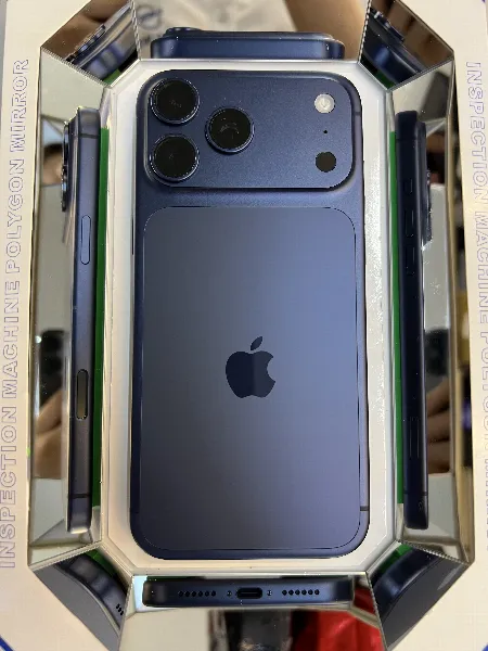 Apple iPhone 17 Pro Max — photo 8 of 10