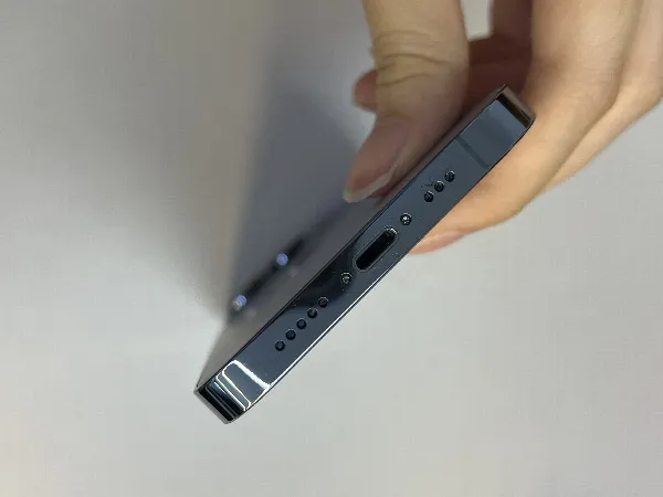 Apple iPhone 13 Pro — photo 8 of 10