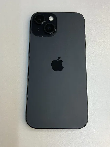 Apple iPhone 15 — photo 10 of 11