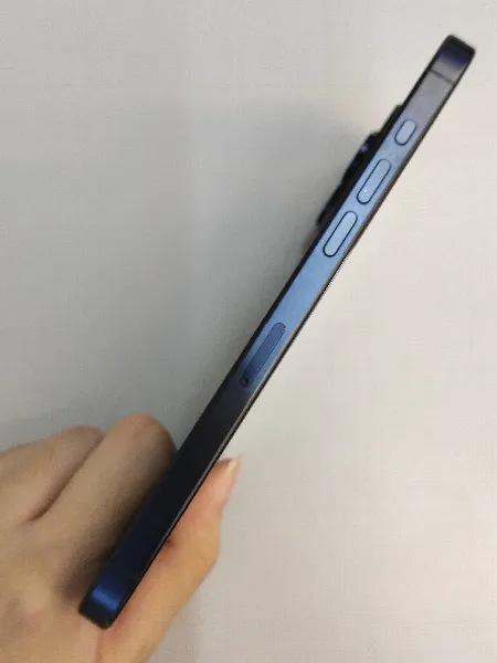 Apple iPhone 15 Pro Max — photo 7 of 10