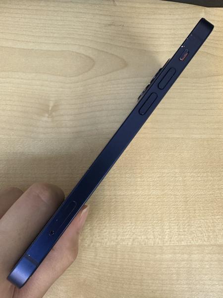 Apple iPhone 12