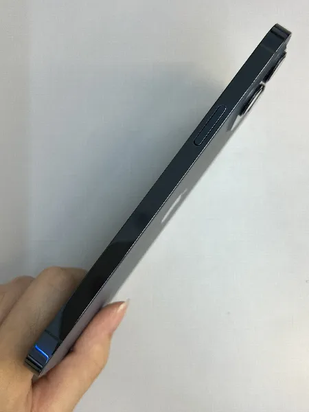 Apple iPhone 12 Pro Max — photo 7 of 10