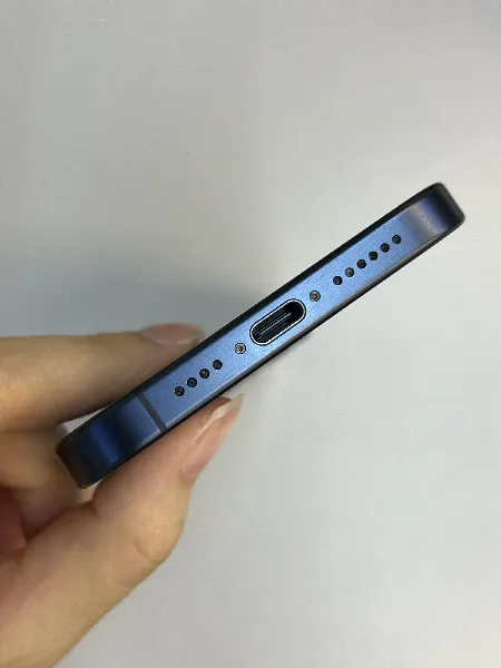 Apple iPhone 15 Pro Max — photo 6 of 10