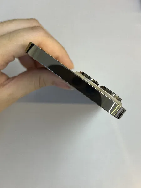 Apple iPhone 14 Pro Max — photo 7 of 10