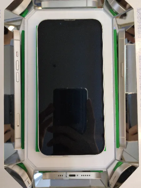 Apple iPhone 13