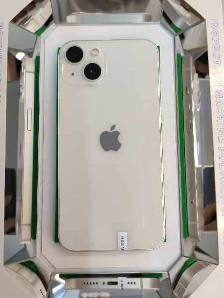 Apple iPhone 13