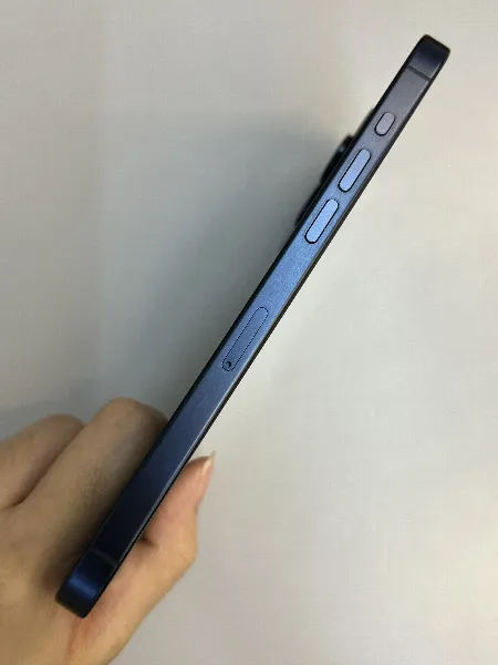 Apple iPhone 15 Pro Max — photo 9 of 10