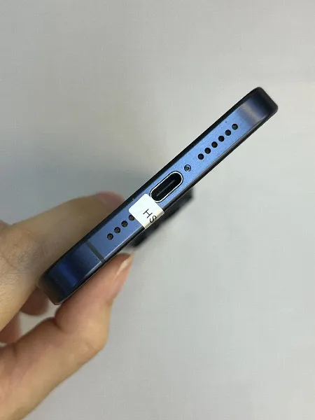Apple iPhone 15 Pro Max — photo 6 of 10