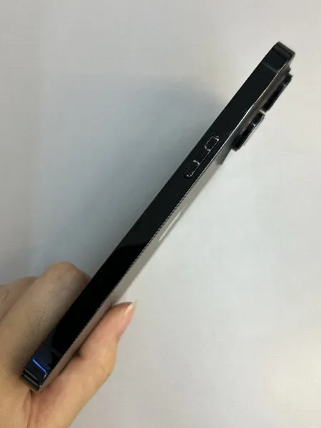 Apple iPhone 14 Pro — photo 8 of 11