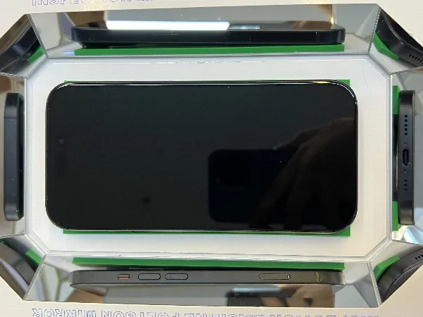 Apple iPhone 15 — photo 2 of 10