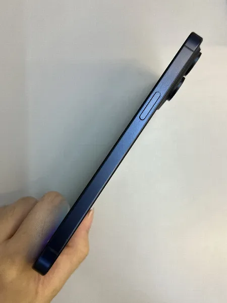 Apple iPhone 15 Pro Max — photo 7 of 10