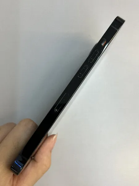 Apple iPhone 14 Pro — photo 10 of 11