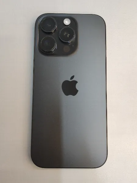 Apple iPhone 16 Pro — photo 2 of 10