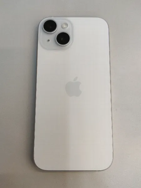 Apple iPhone 15 — photo 2 of 10