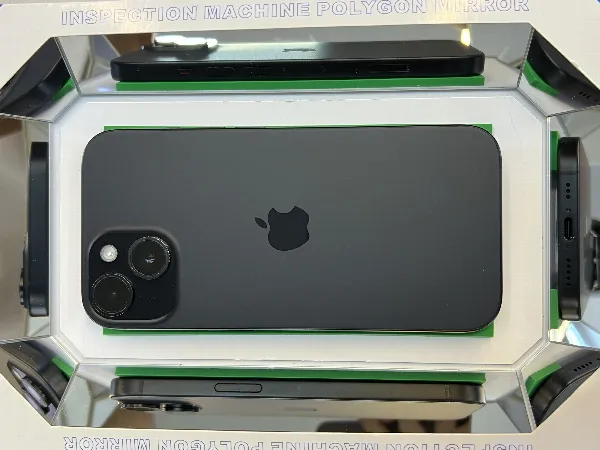 Apple iPhone 15 — photo 3 of 10