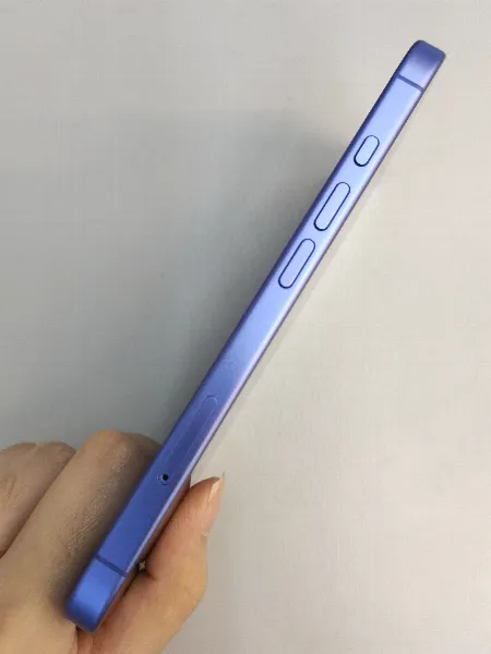 Apple iPhone 16