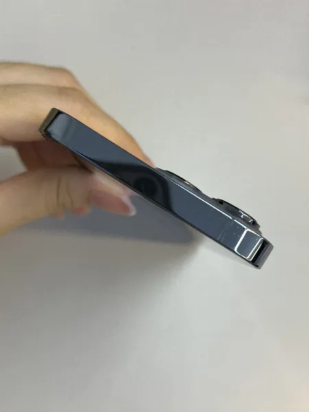 Apple iPhone 13 Pro — photo 7 of 10