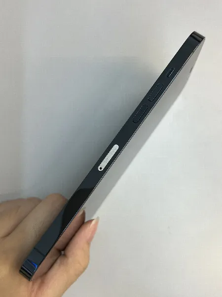 Apple iPhone 12 Pro Max — photo 8 of 10