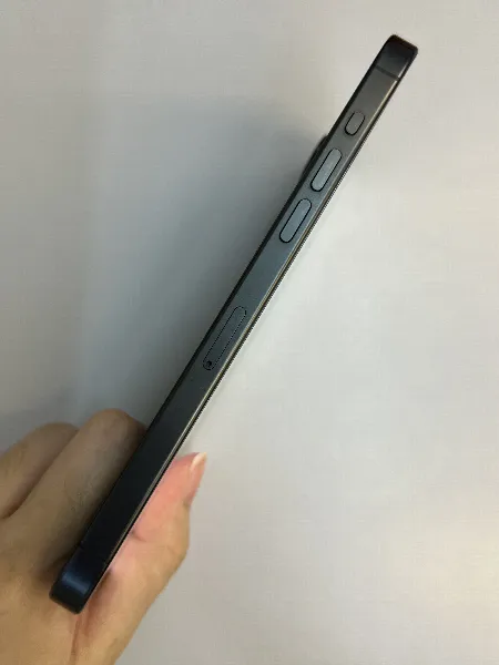 Apple iPhone 15 Pro Max — photo 9 of 10