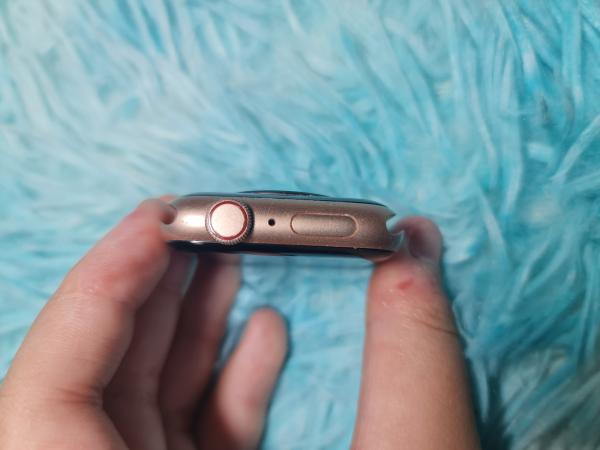 Apple Apple Watch SE 1ST GEN
