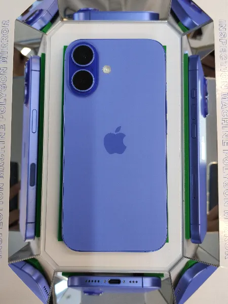 Apple iPhone 16