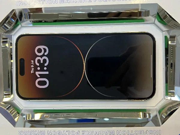 Apple iPhone 14 Pro Max — photo 2 of 10