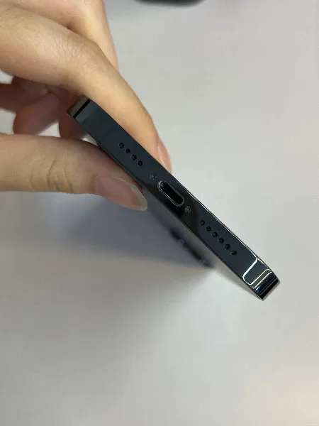 Apple iPhone 12 Pro Max — photo 6 of 10