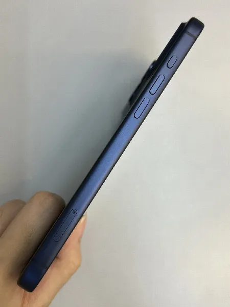 Apple iPhone 17 Pro Max — photo 9 of 10