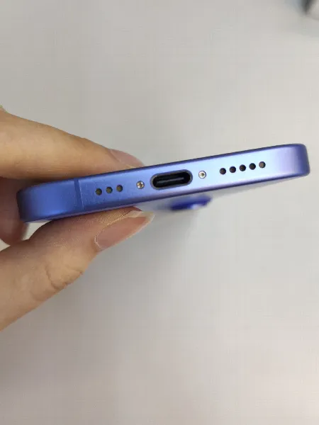 Apple iPhone 16