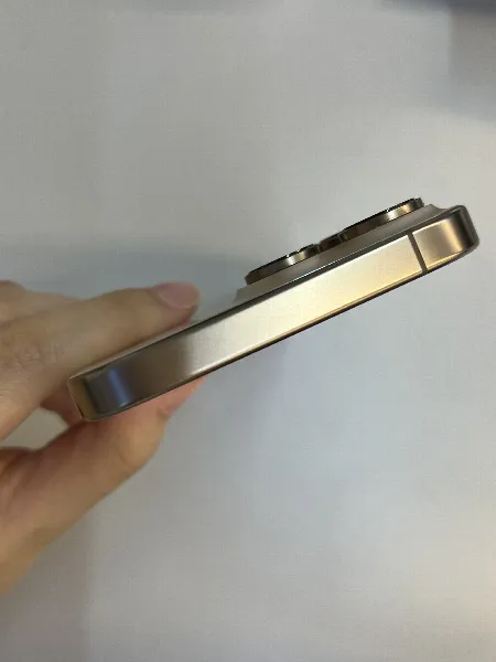 Apple iPhone 16 Pro Max