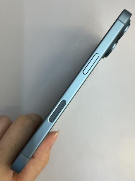 Apple iPhone 16