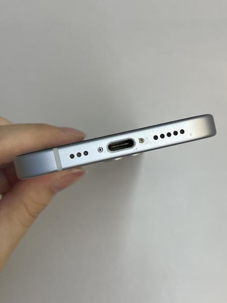 Apple iPhone 15