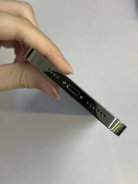 Apple iPhone 14 Pro Max — photo 8 of 10