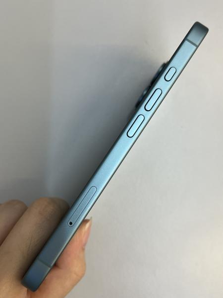 Apple iPhone 16