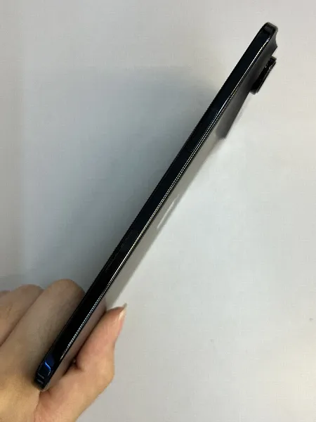 Apple iPhone Air — photo 8 of 10