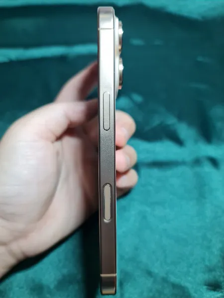 Apple iPhone 16 Pro