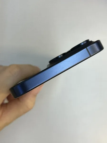Apple iPhone 15 Pro Max — photo 5 of 10