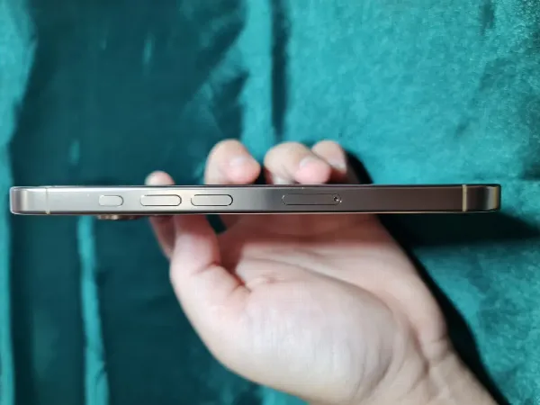 Apple iPhone 16 Pro