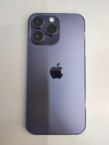 Apple iPhone 14 Pro Max — photo 2 of 11