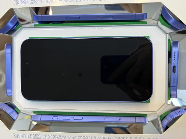 Apple iPhone 16