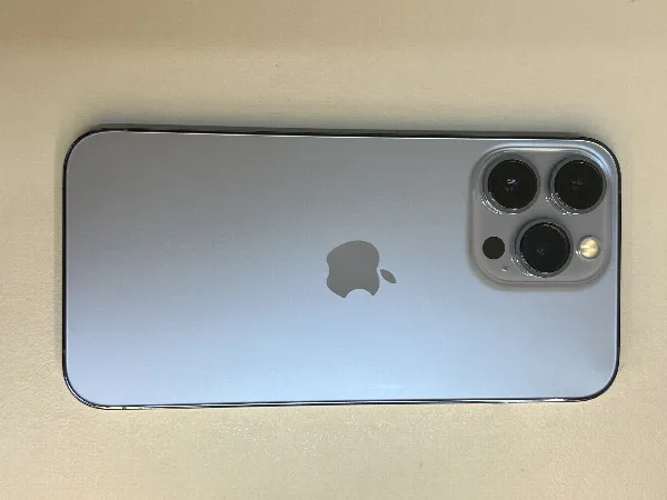 Apple iPhone 13 Pro — photo 1 of 10