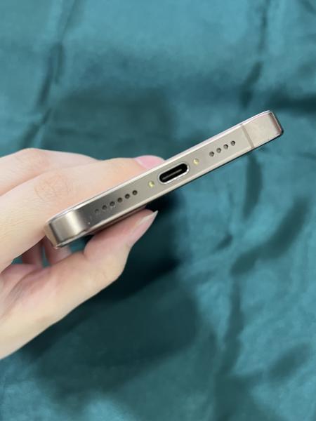 Apple iPhone 16 Pro Max