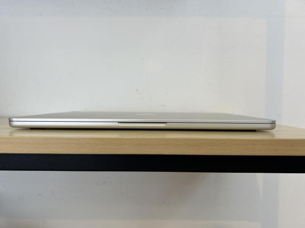 MacBook AIR 14INCH M2