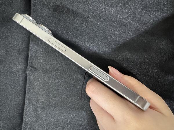 Apple iPhone 16 Pro